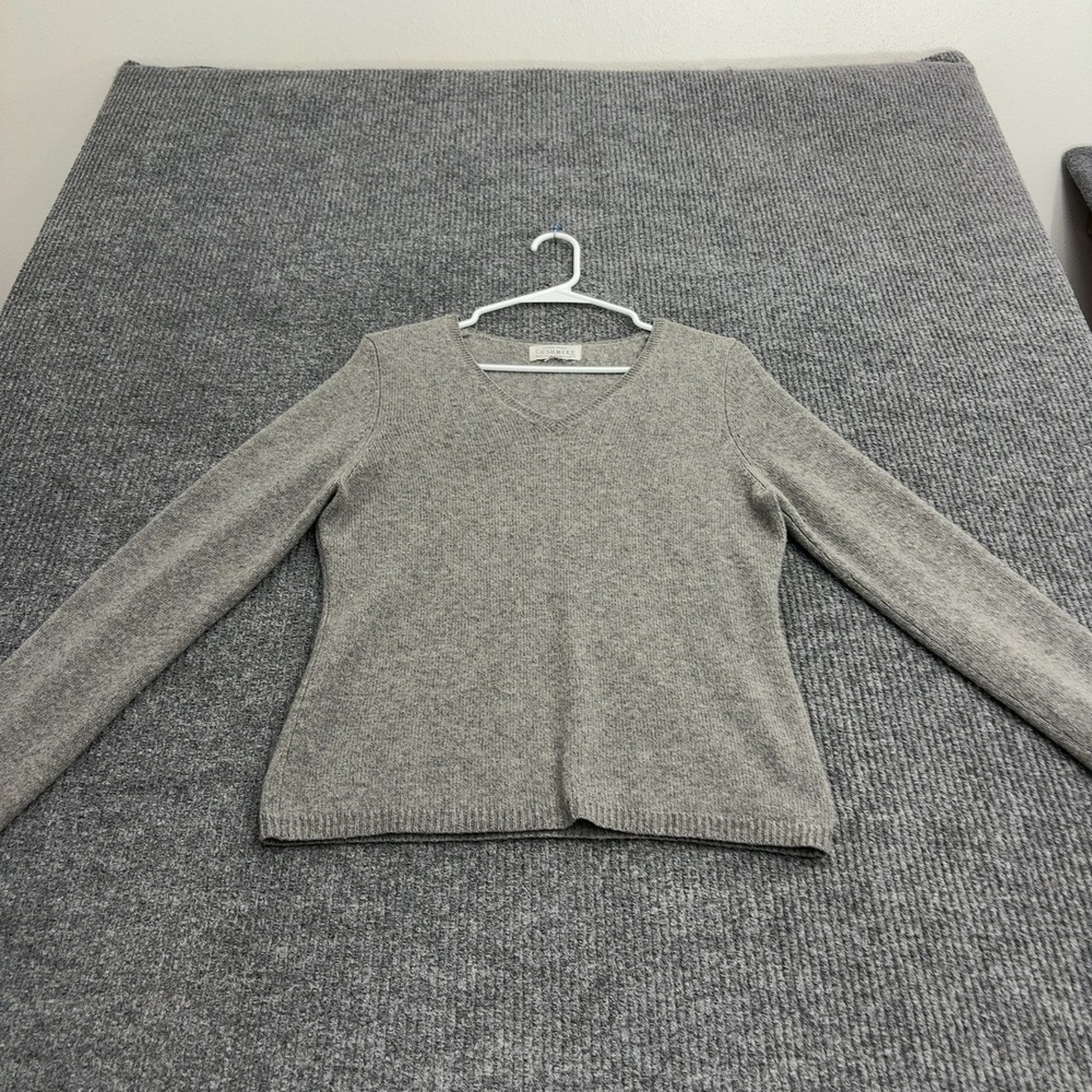 Sutton Studio Sweater Womens M Grey Cashmere V-Neck Pullover Classic Luxury